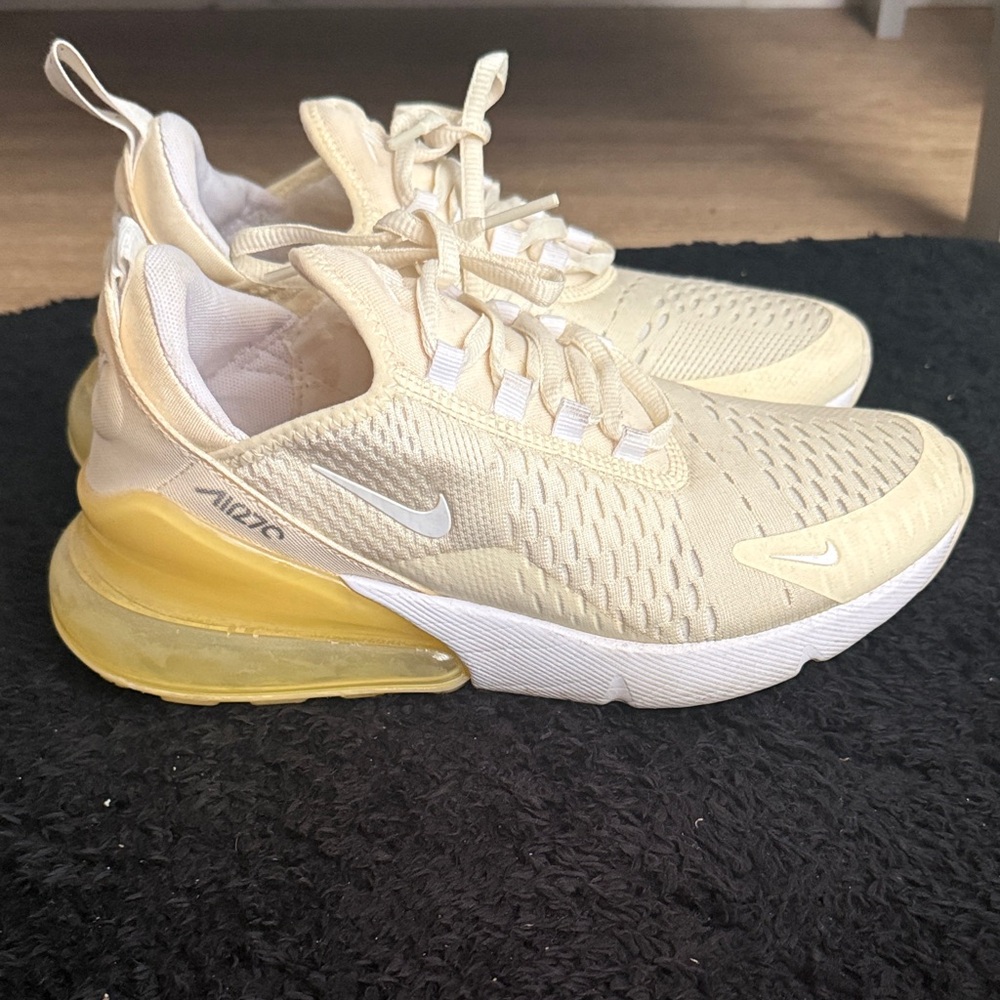 Nike Air Max 270 Cream and Yellow Lightweight Sneakers